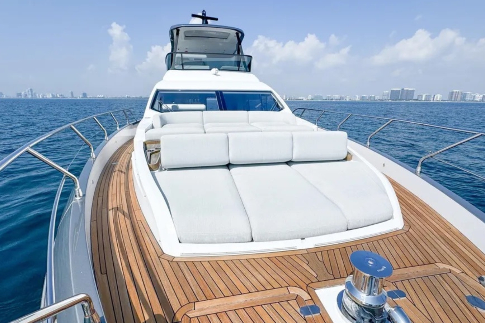 70' Azimut E 2023 yacht charter Miami photo 4