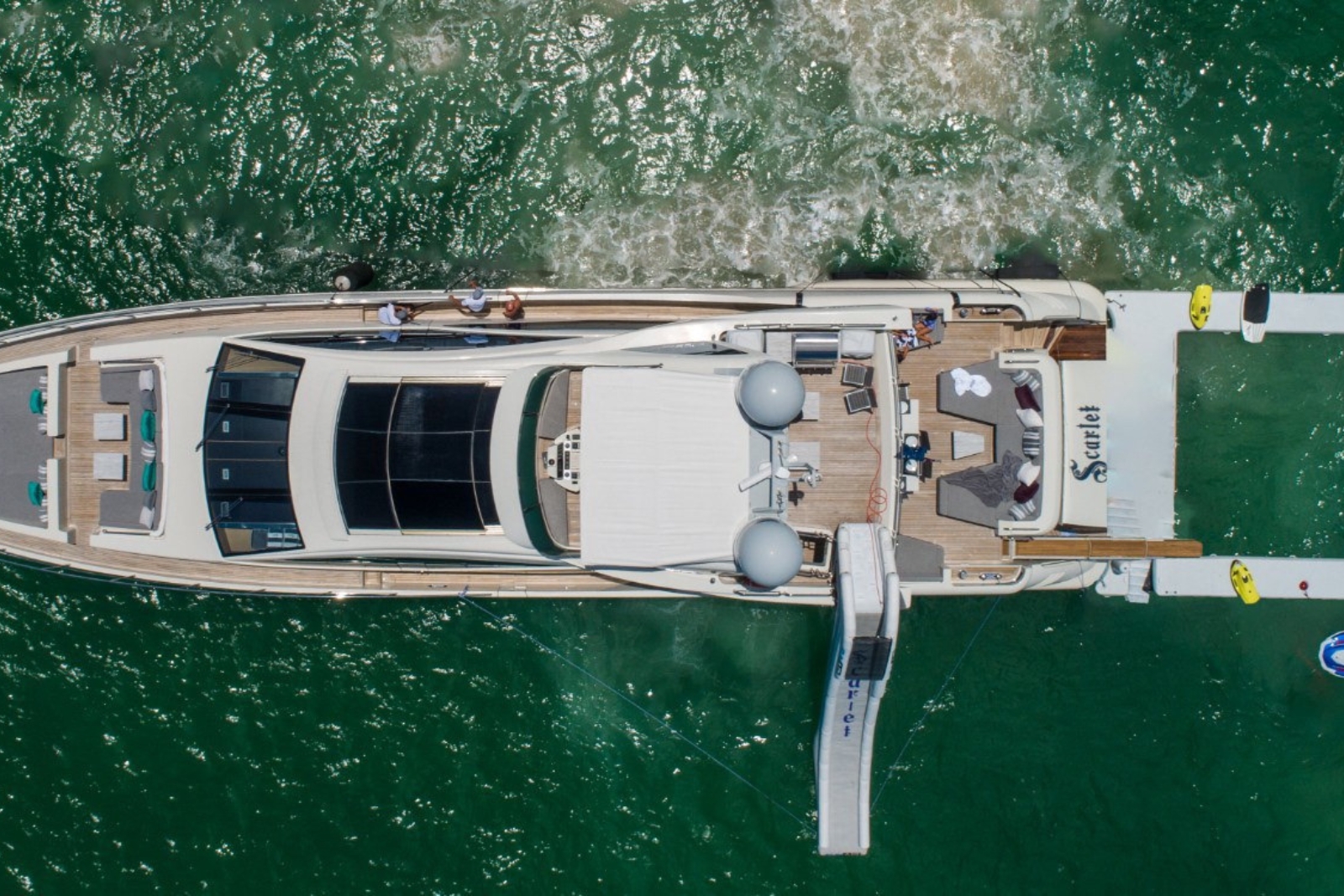 105' Azimut SCA yacht charter Miami photo 3