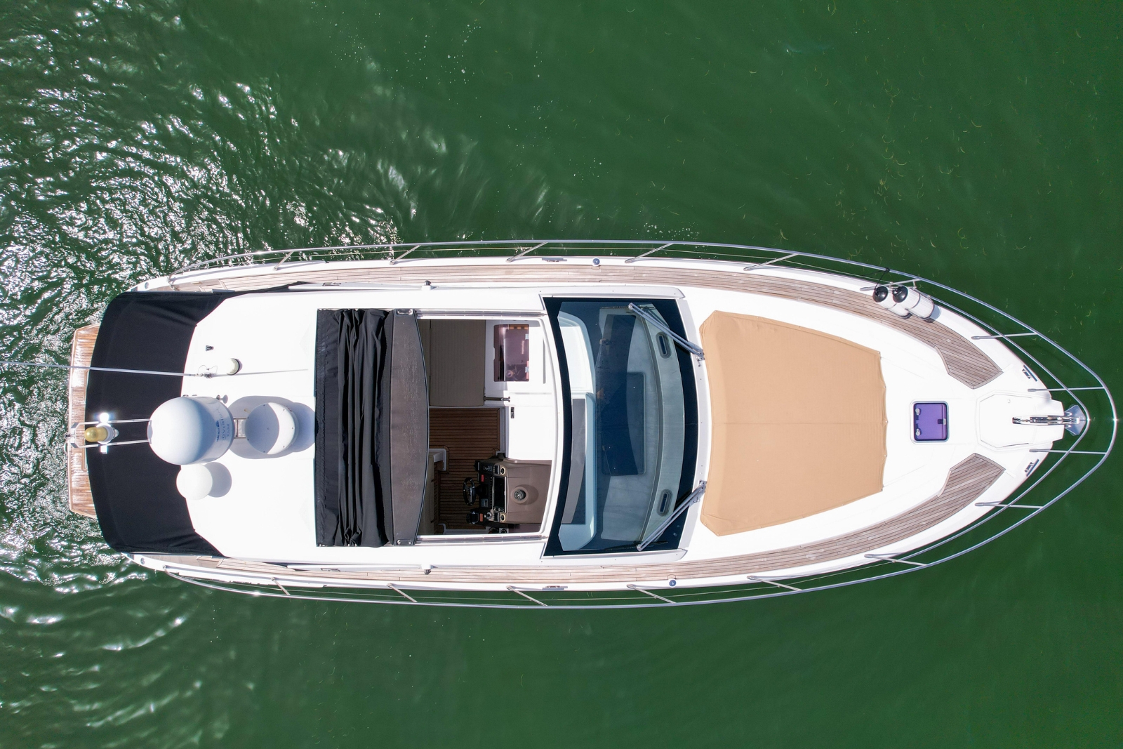 45' Azimut Roc yacht charter Miami photo 2