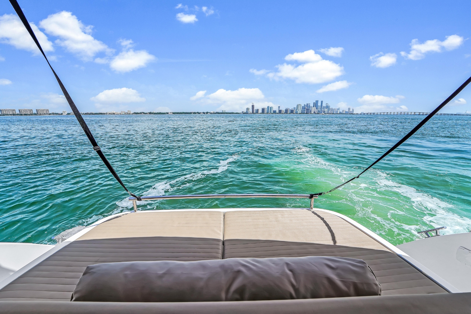 45' Azimut Roc yacht charter Miami photo 7