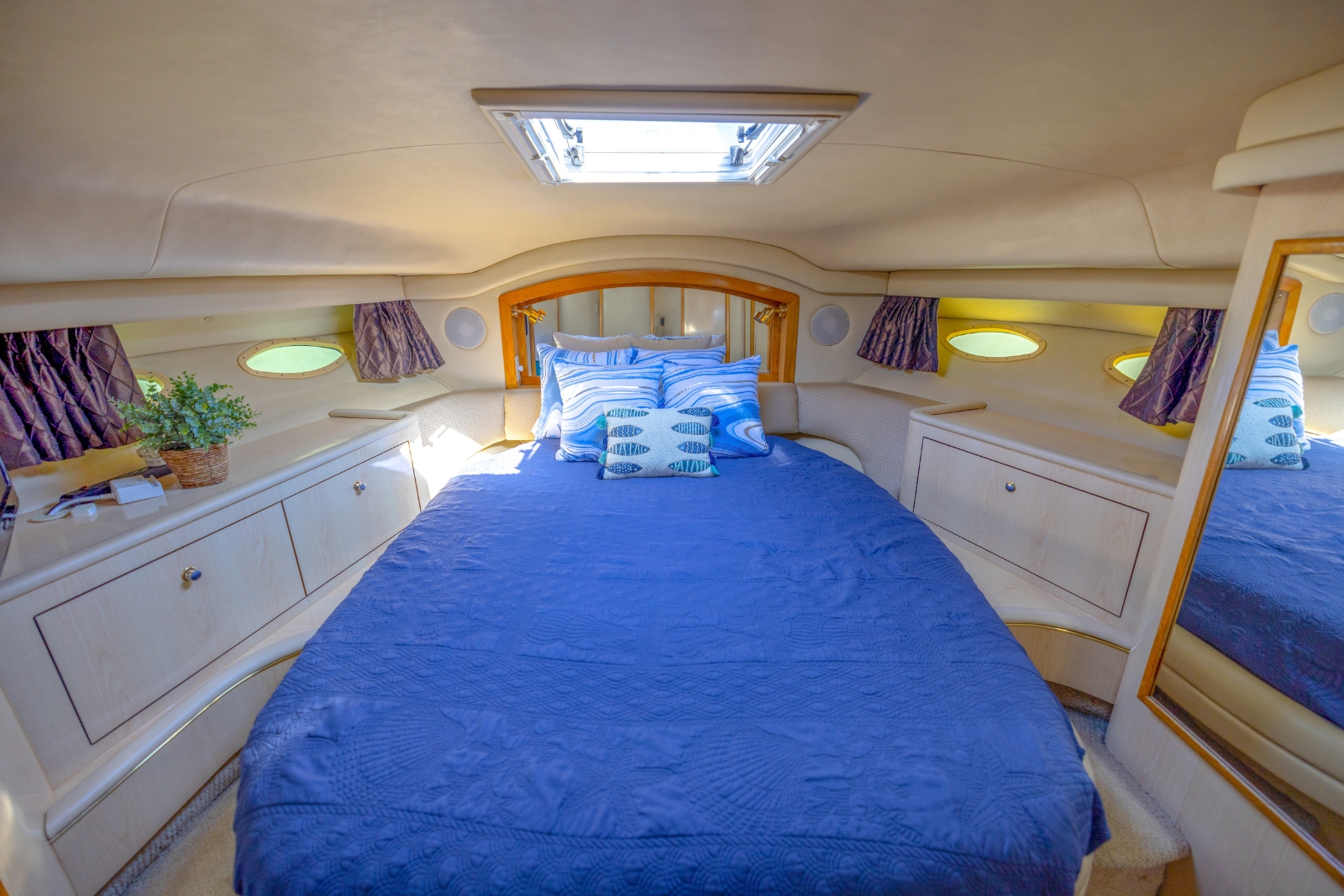 44' Sea Ray yacht charter Miami photo 8