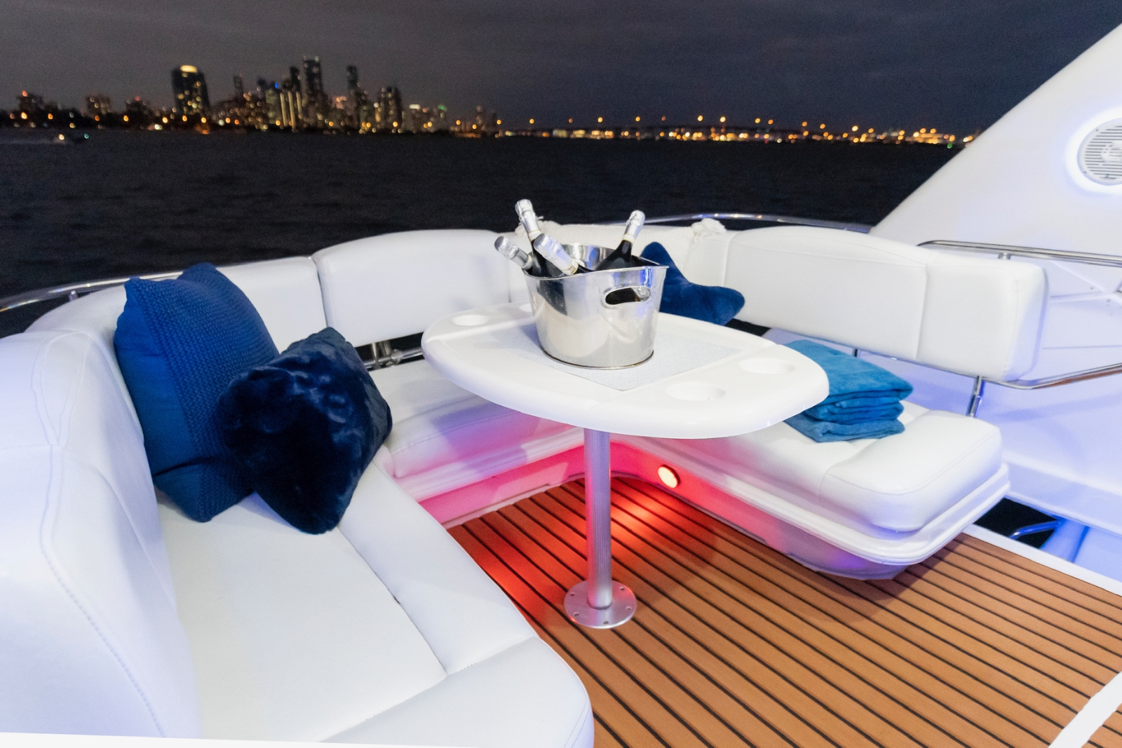 48' Sea Ray yacht charter Miami photo 3