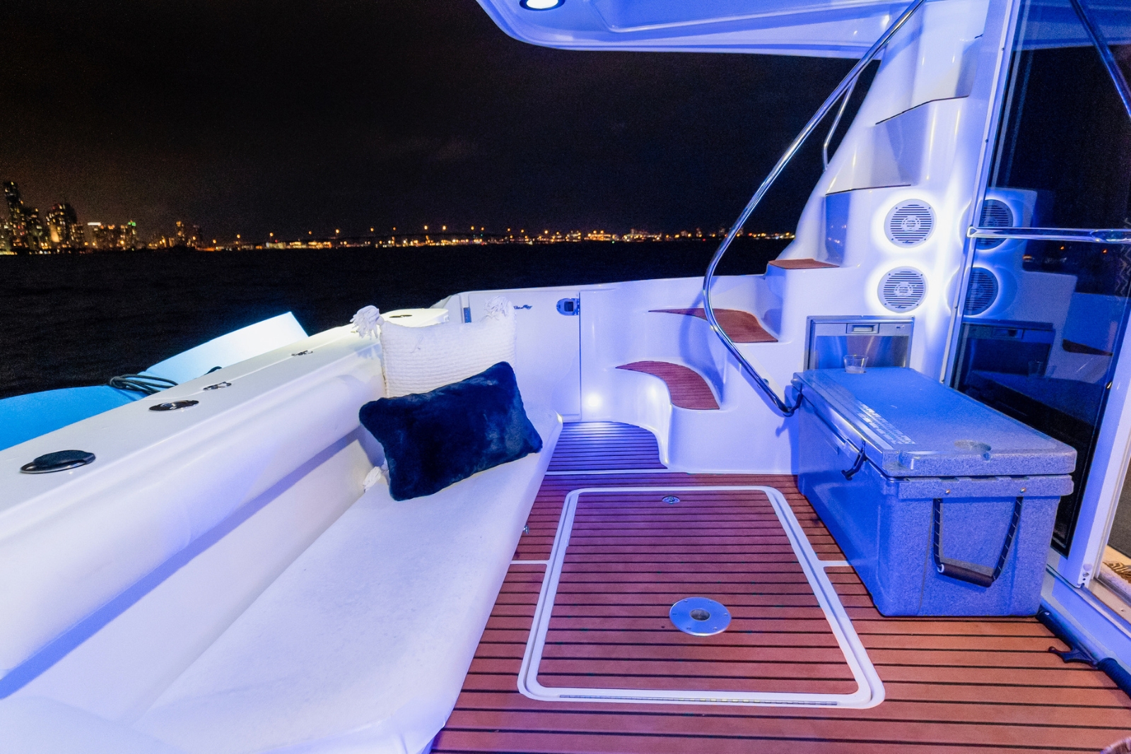 48' Sea Ray yacht charter Miami photo 4