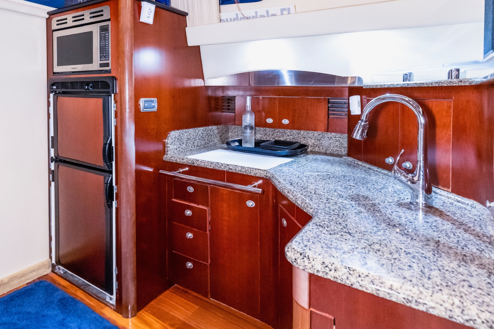 48' Sea Ray yacht charter Miami photo 8